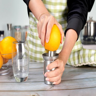 2019 Amazon new Stainless Steel Manual Juicer Fruit Lemon Lime Orange Squeezer with Bowl Juicer Strainer